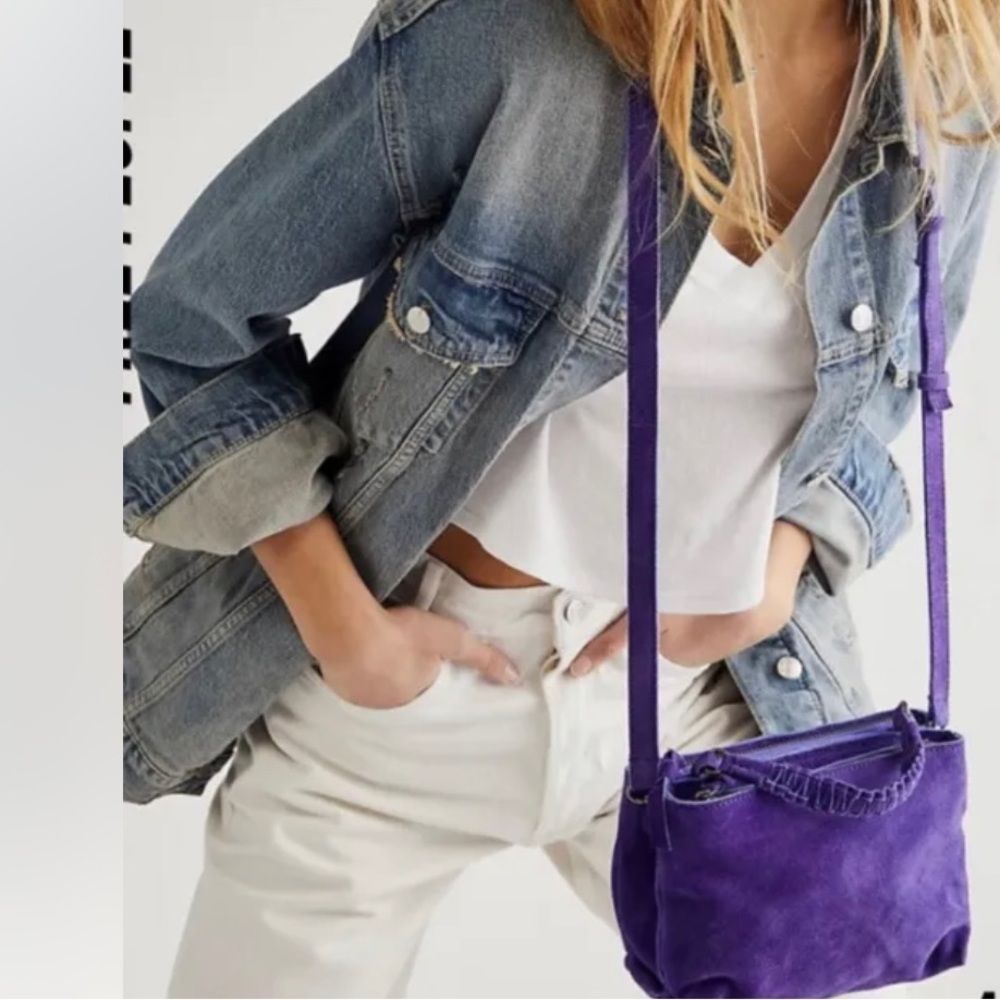 NWOT Free People Cody Crossbody Handbag Purple
Suede Double Zip Purse Bag $78. - Picture 2 of 12